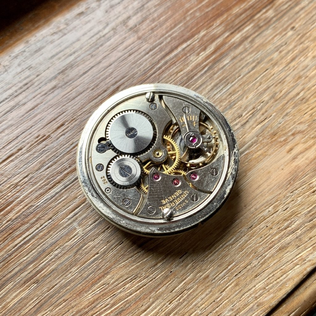 FS: Universal Genève 262 movement including dial and hands